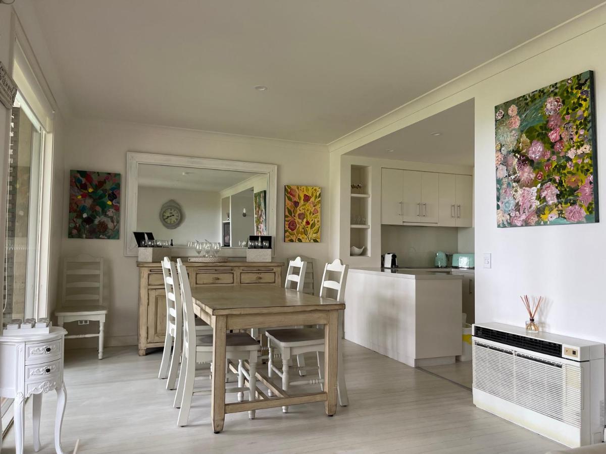 Villa Provincial: Luxe Two-Bedroom Suite with Scenic Views Pokolbin Exterior photo